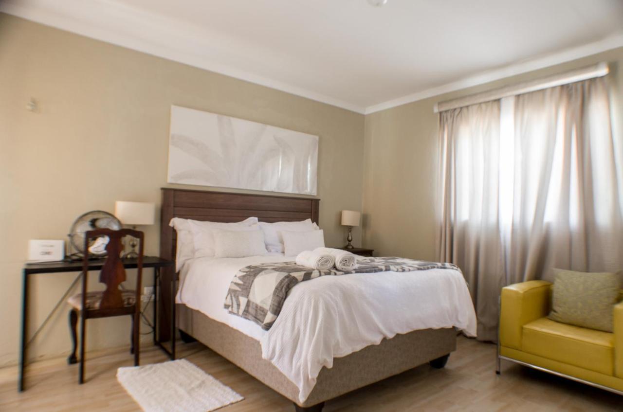 Seroloana Guest House 루스텐버그 외부 사진