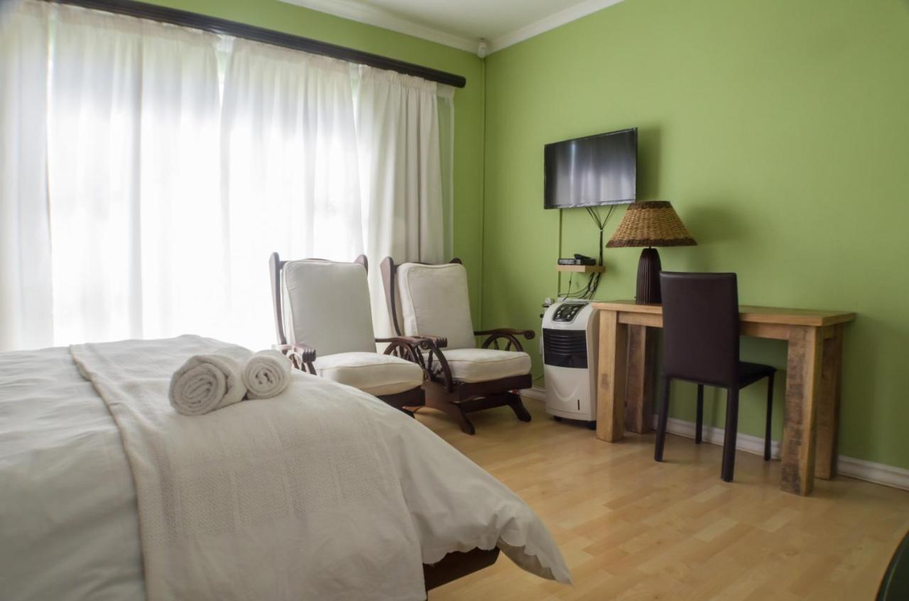 Seroloana Guest House 루스텐버그 외부 사진