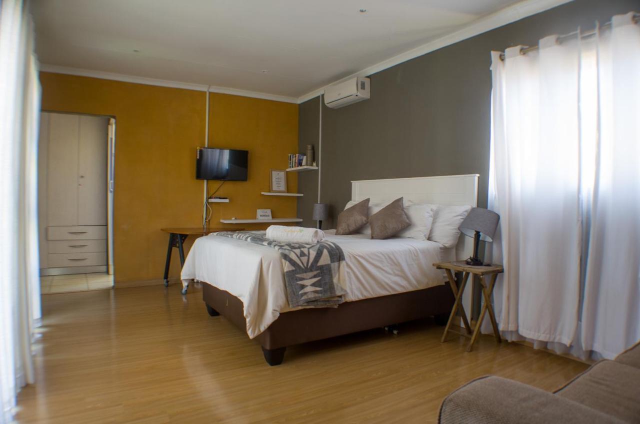 Seroloana Guest House 루스텐버그 외부 사진